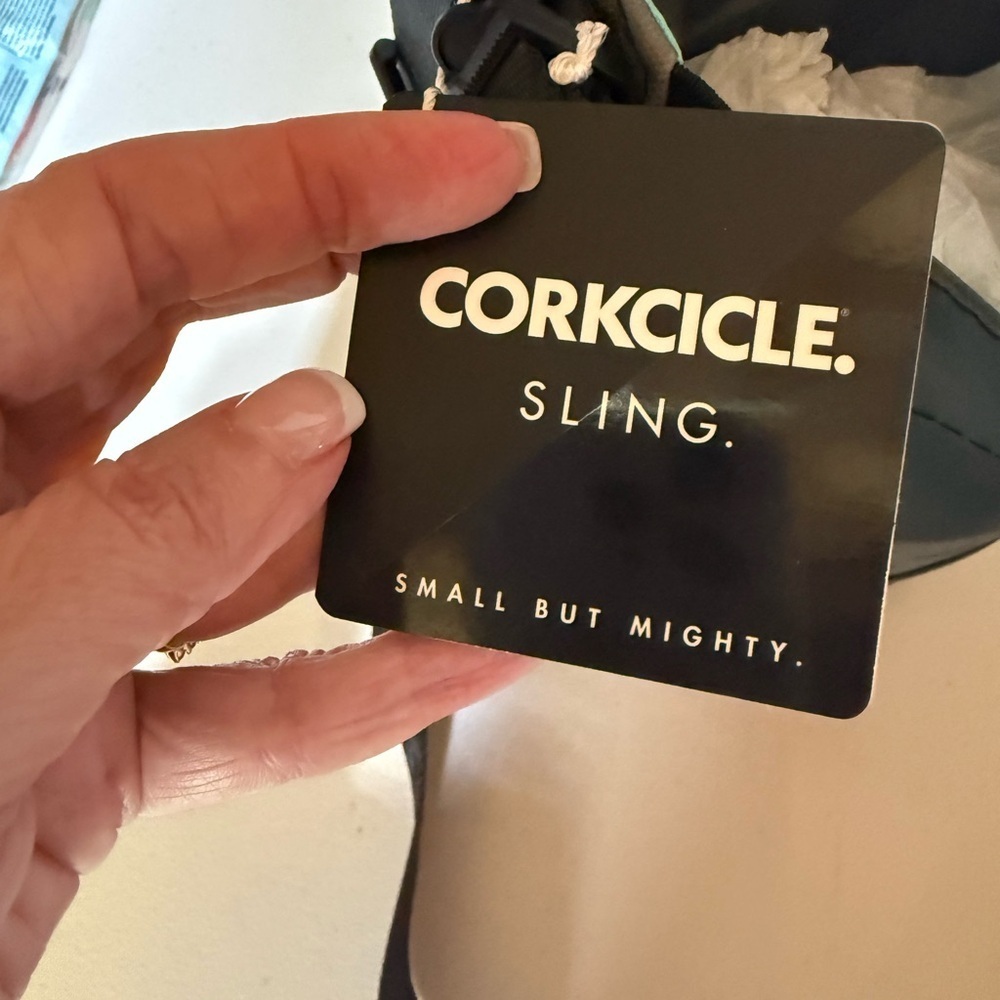 Corkcicle Sling Crossbody Camo NWT - Picture 4 of 6